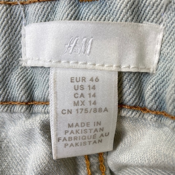 H&M Women’s Light Wash High Waisted Denim Jeans Shorts Size 14 - Picture 3 of 12